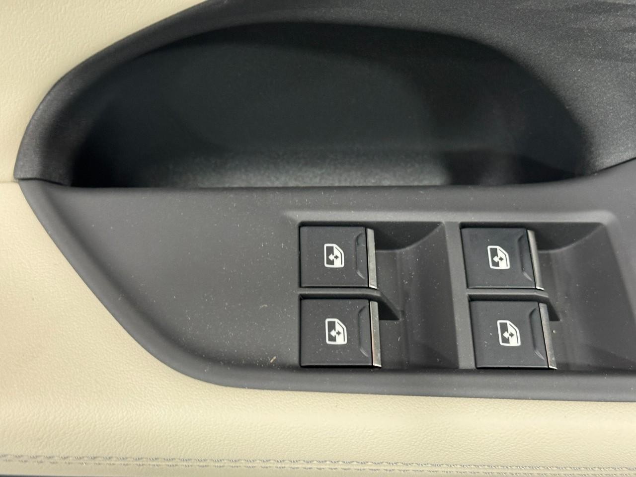 Audi A5 Vehicle Full-screen Gallery Image 24