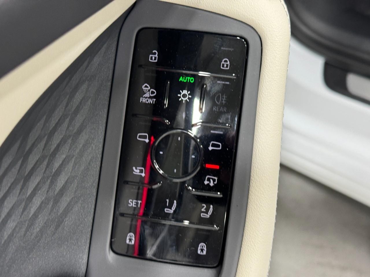 Audi A5 Vehicle Full-screen Gallery Image 25