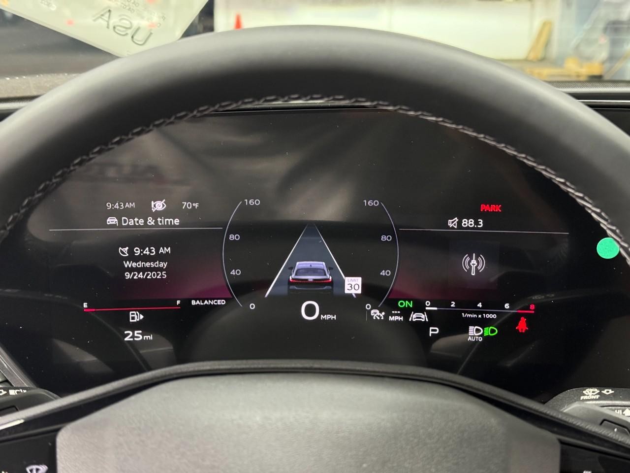 Audi A5 Vehicle Full-screen Gallery Image 33