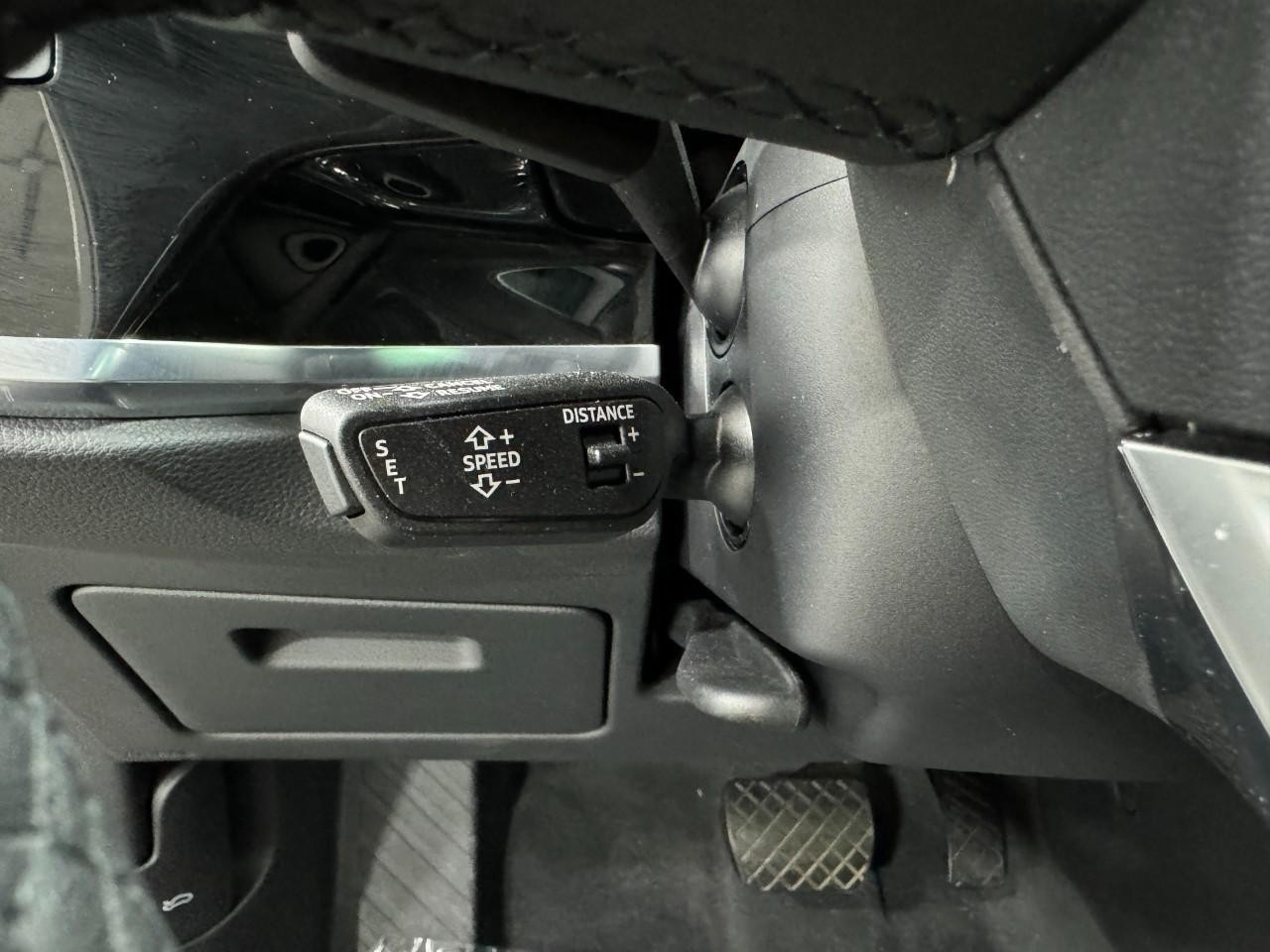 Audi Q3 Vehicle Full-screen Gallery Image 30