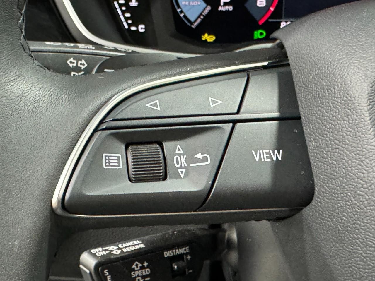 Audi Q3 Vehicle Full-screen Gallery Image 31