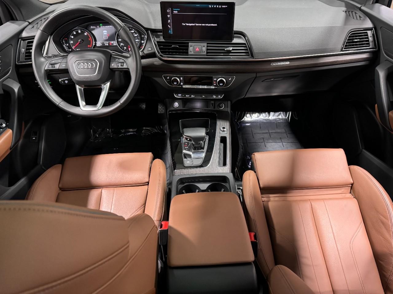 Audi Q5 Sportback Vehicle Full-screen Gallery Image 13