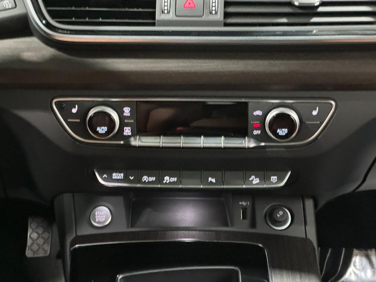 Audi Q5 Sportback Vehicle Full-screen Gallery Image 16