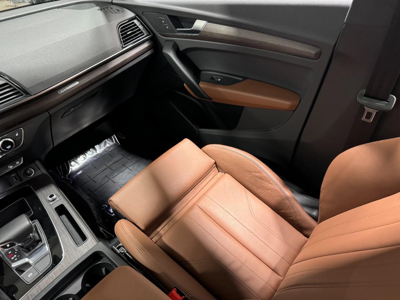 Audi Q5 Sportback Vehicle Full-screen Gallery Image 18