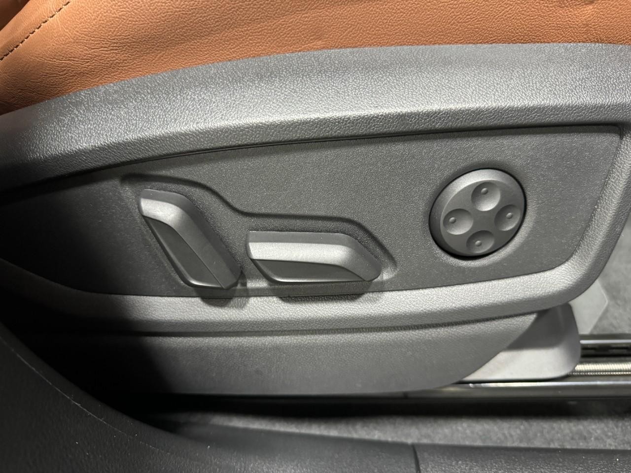 Audi Q5 Sportback Vehicle Full-screen Gallery Image 21