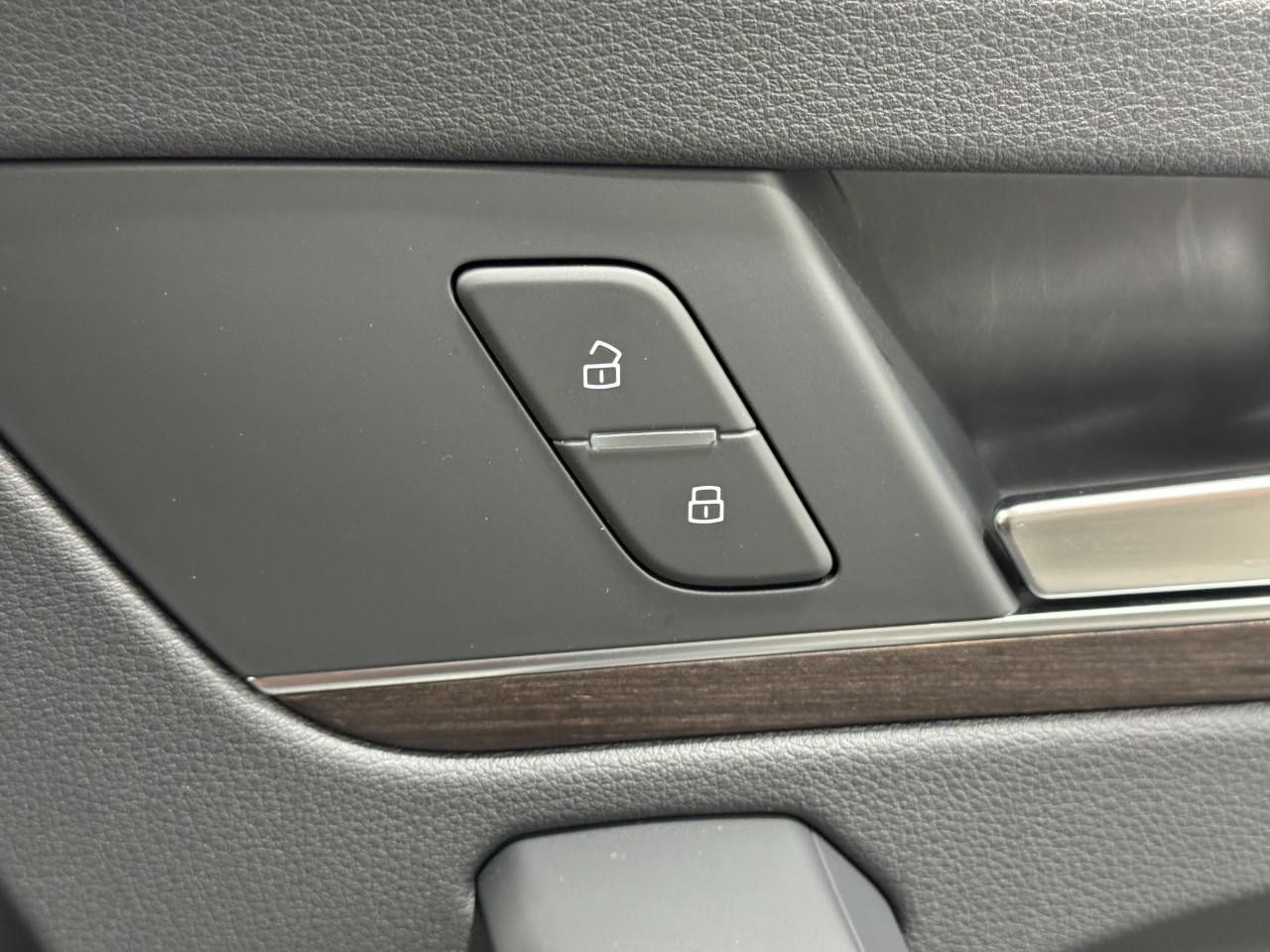 Audi Q5 Sportback Vehicle Full-screen Gallery Image 22