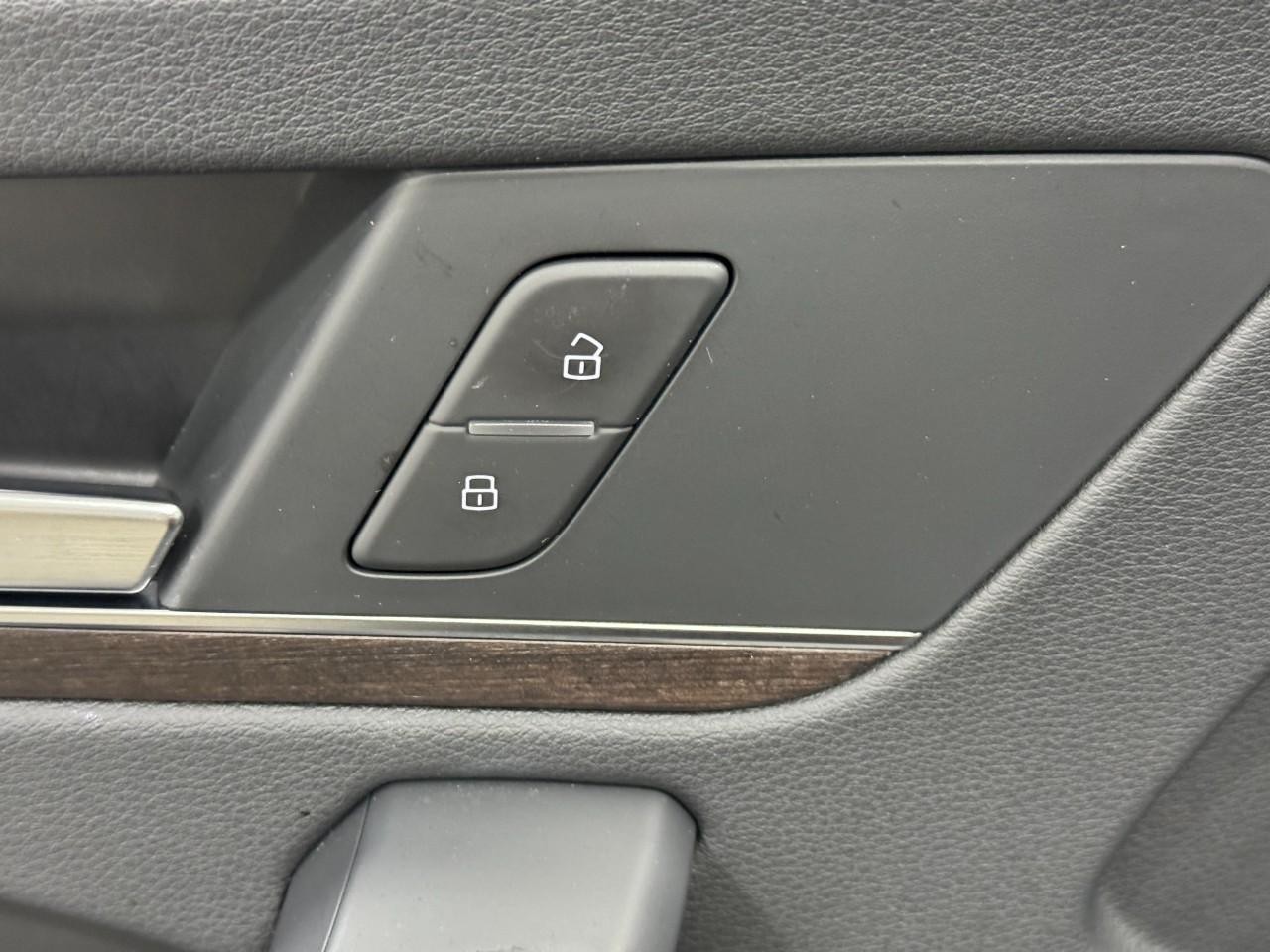 Audi Q5 Sportback Vehicle Full-screen Gallery Image 24