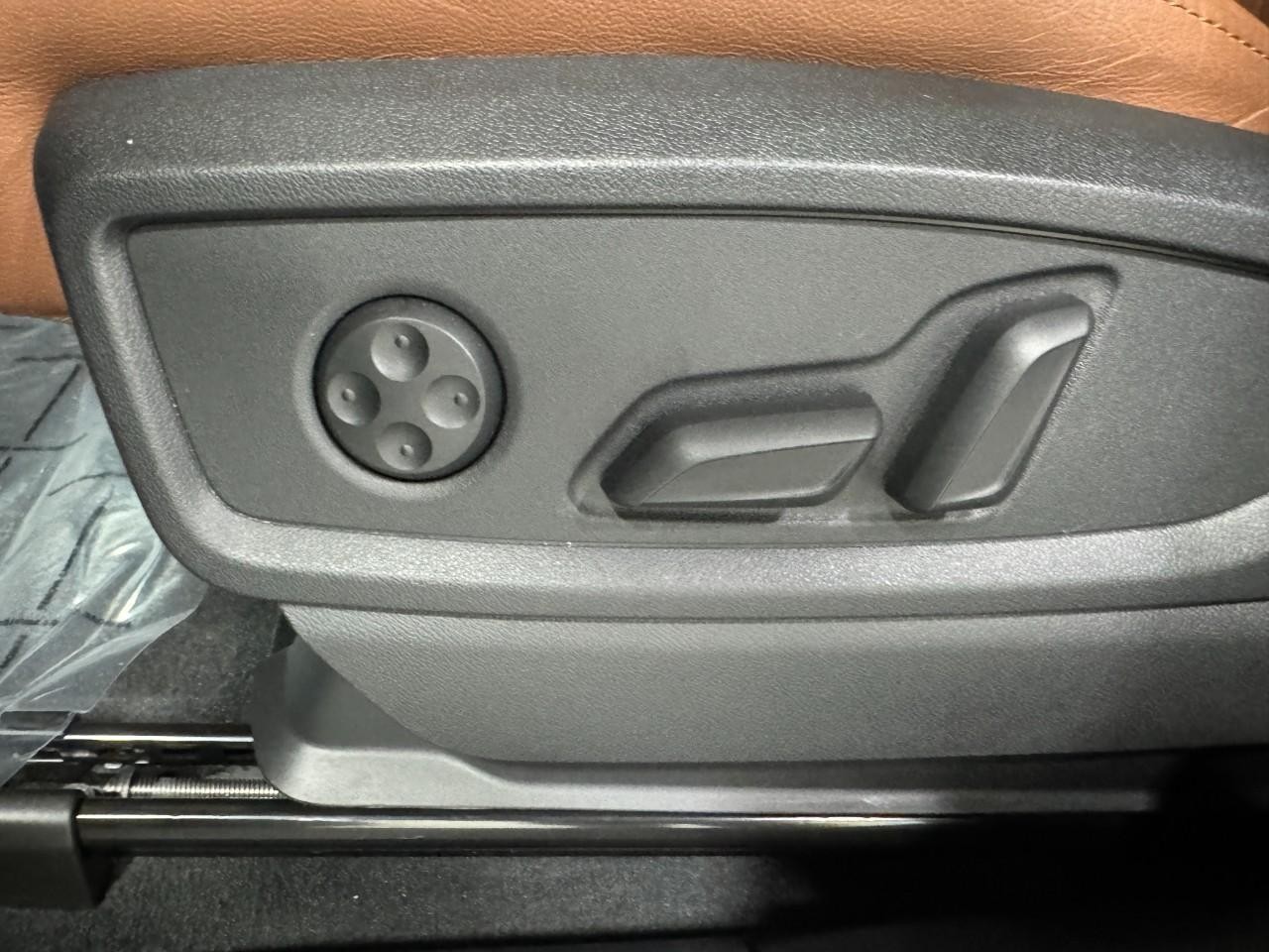 Audi Q5 Sportback Vehicle Full-screen Gallery Image 29