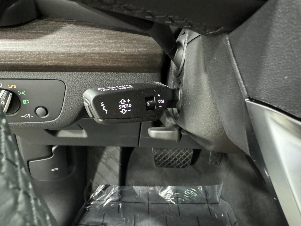 Audi Q5 Sportback Vehicle Full-screen Gallery Image 31