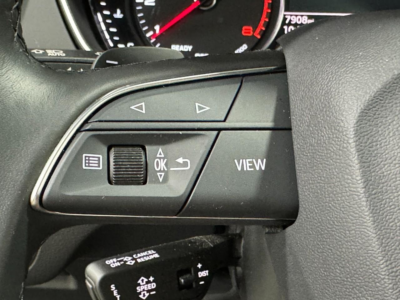 Audi Q5 Sportback Vehicle Full-screen Gallery Image 32