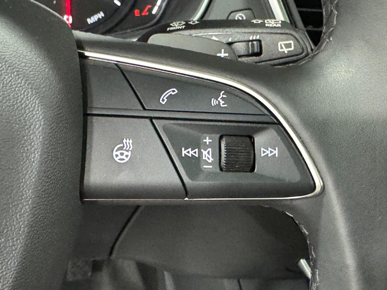 Audi Q5 Sportback Vehicle Full-screen Gallery Image 33