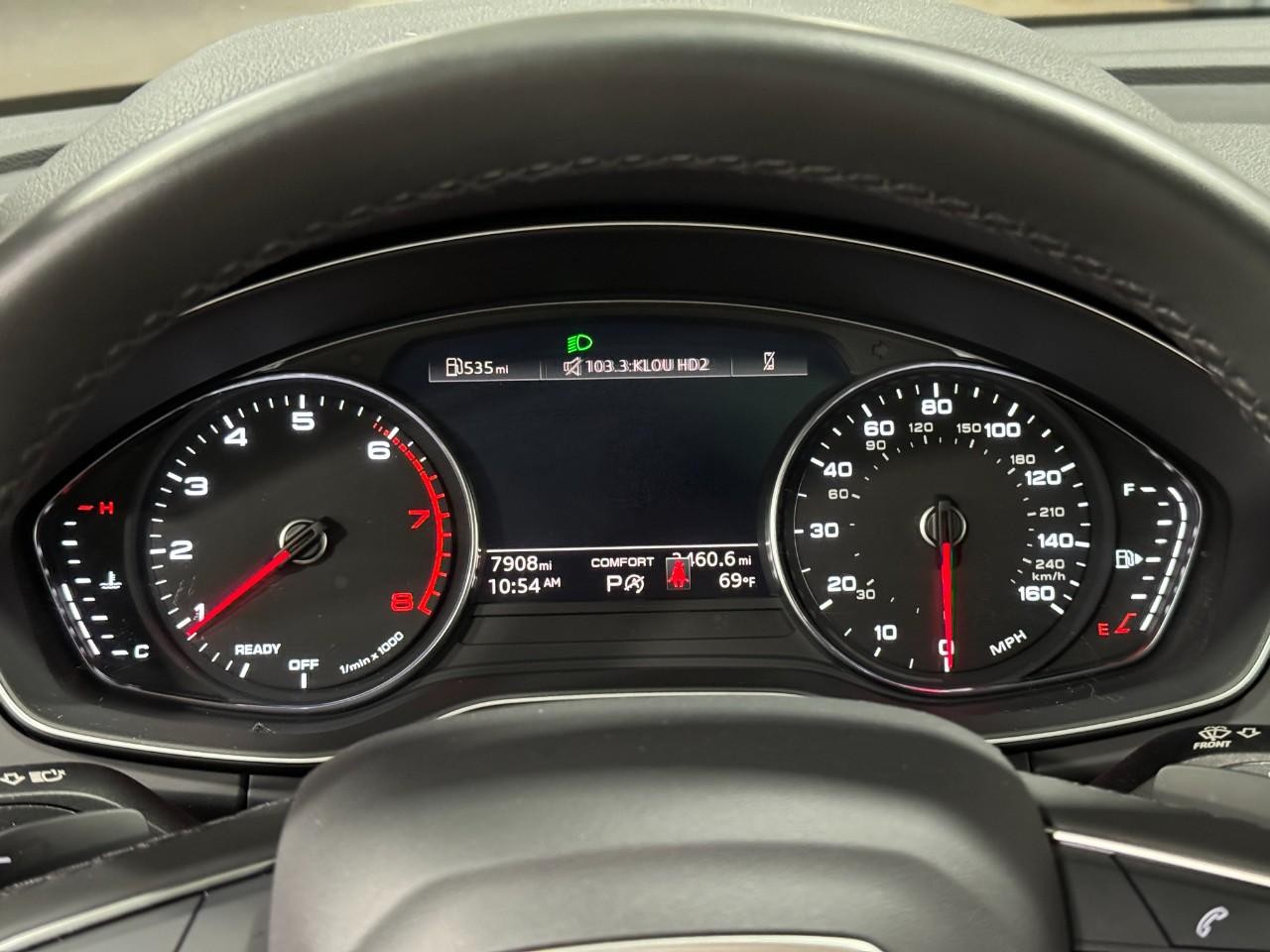 Audi Q5 Sportback Vehicle Full-screen Gallery Image 34