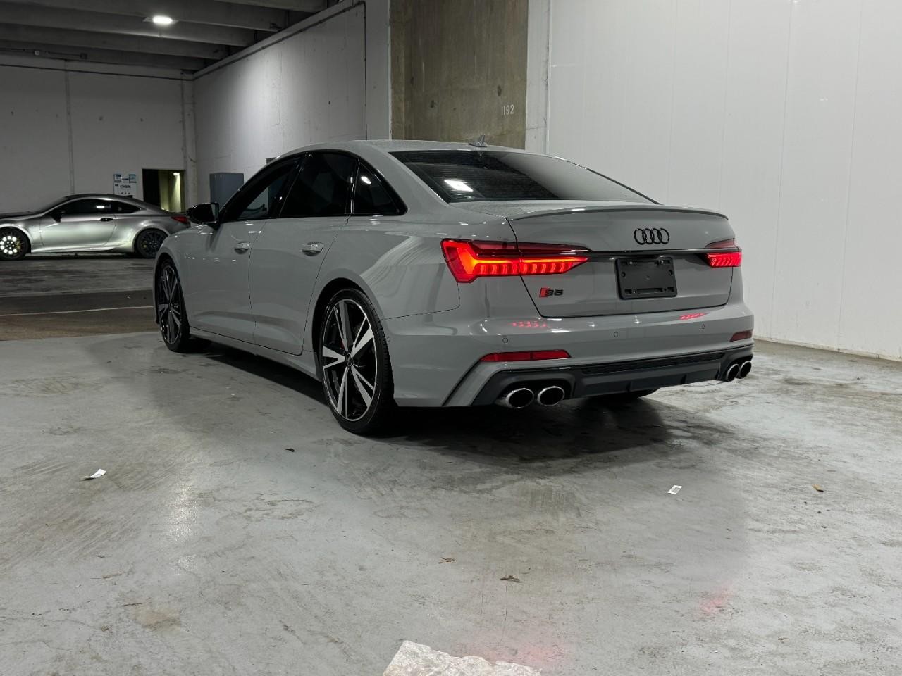 Audi S6 Sedan Vehicle Full-screen Gallery Image 3