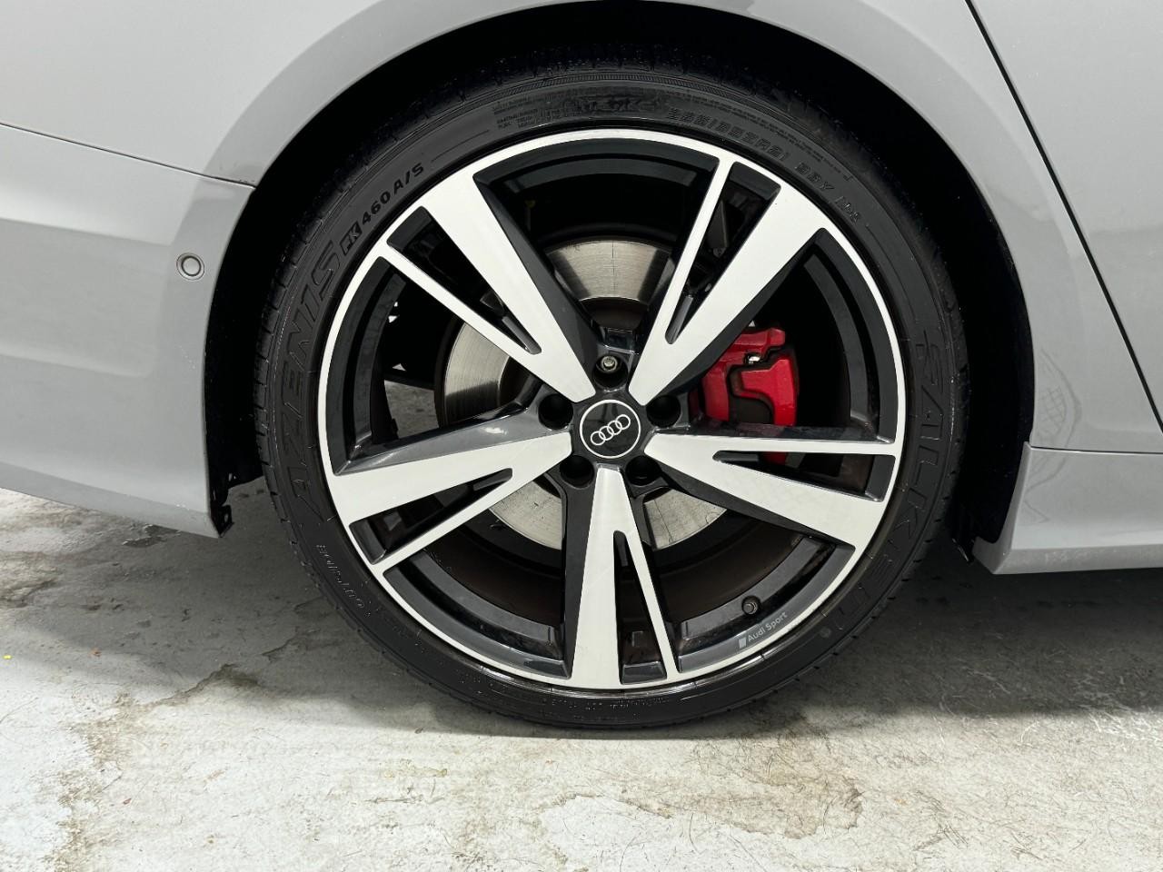 Audi S6 Sedan Vehicle Full-screen Gallery Image 5