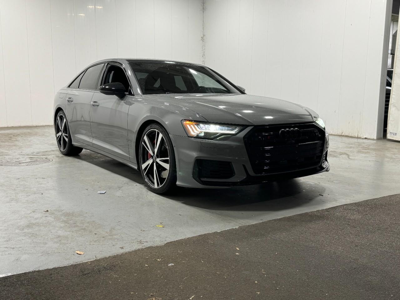 Audi S6 Sedan Vehicle Full-screen Gallery Image 6