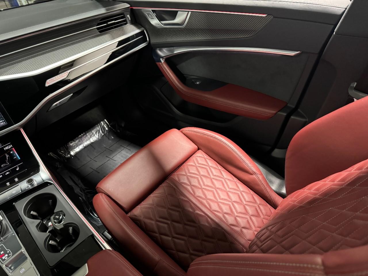 Audi S6 Sedan Vehicle Full-screen Gallery Image 18