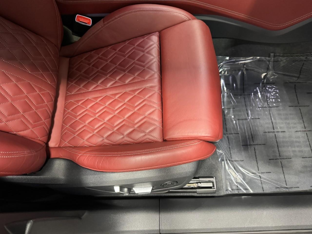 Audi S6 Sedan Vehicle Full-screen Gallery Image 20