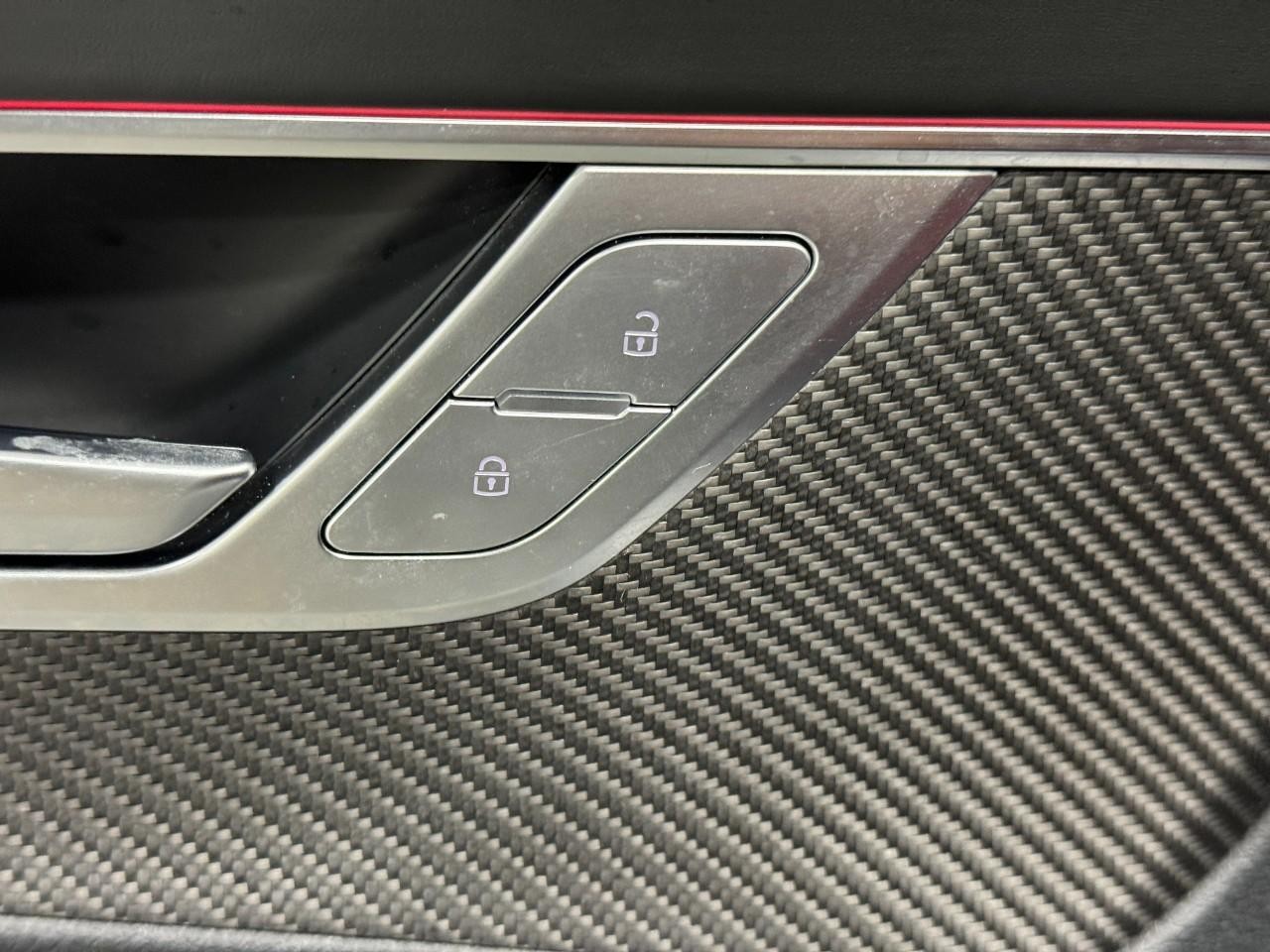 Audi S6 Sedan Vehicle Full-screen Gallery Image 24