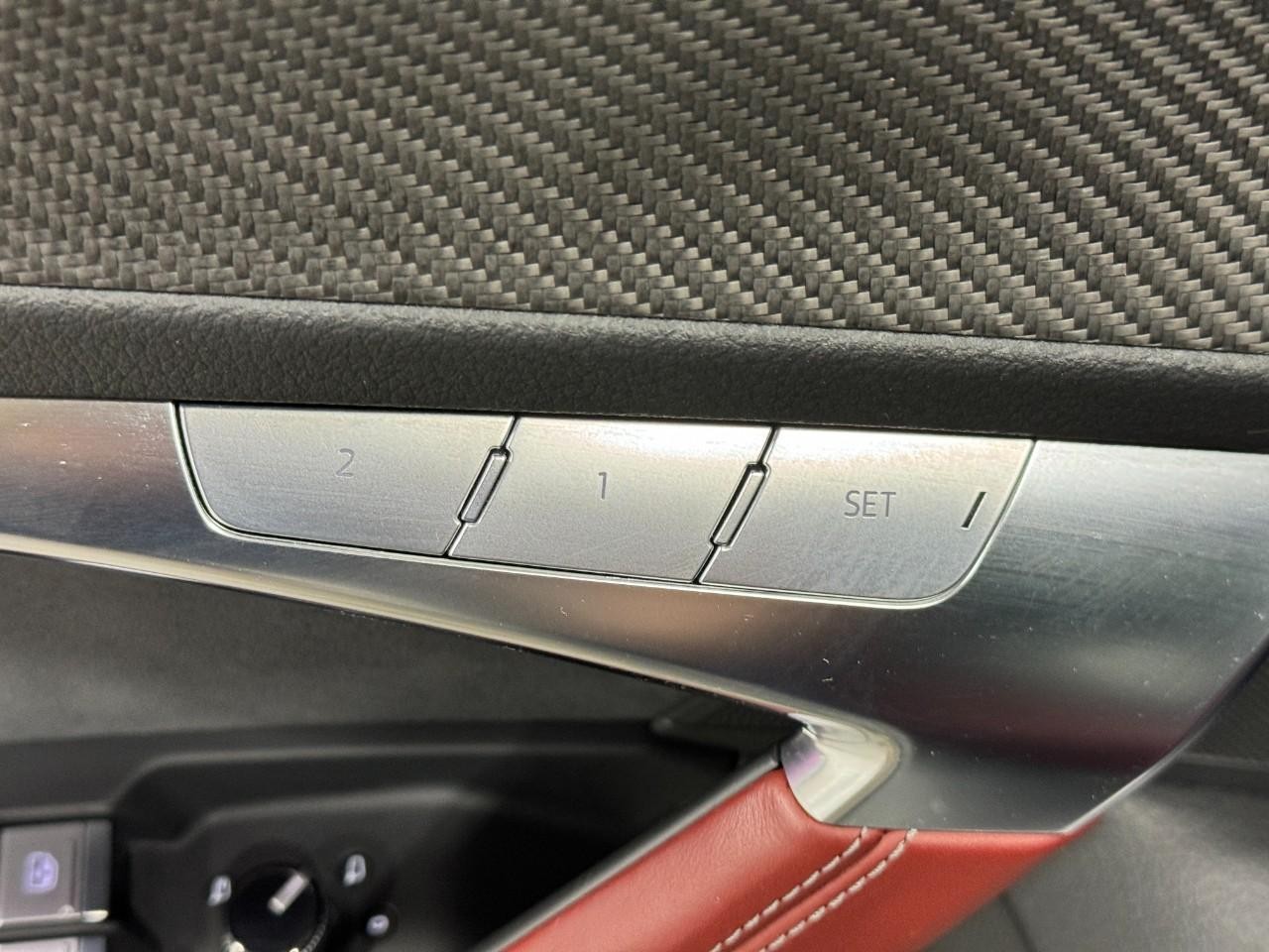 Audi S6 Sedan Vehicle Full-screen Gallery Image 25