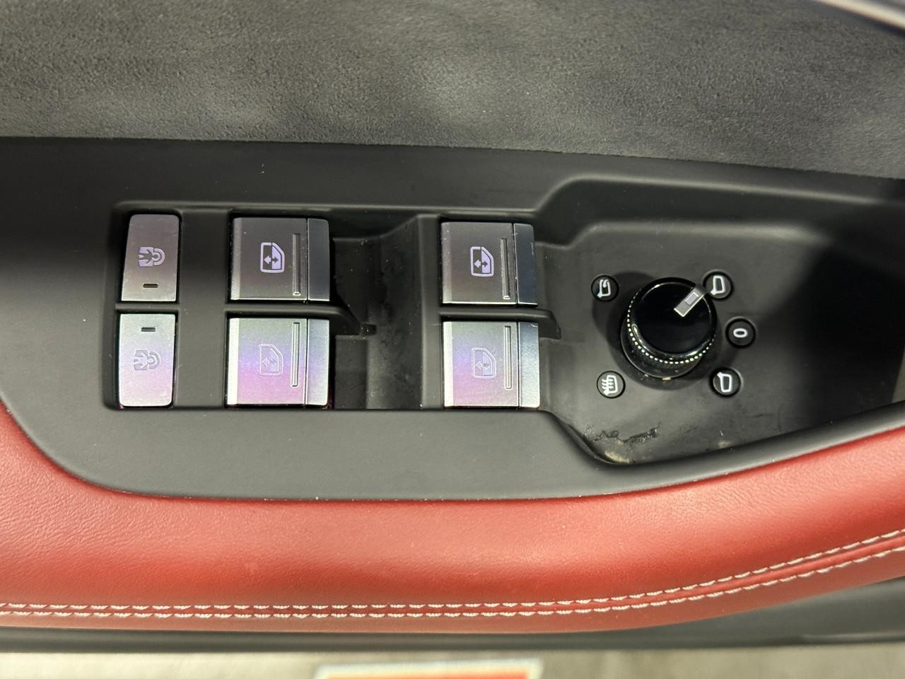 Audi S6 Sedan Vehicle Full-screen Gallery Image 26