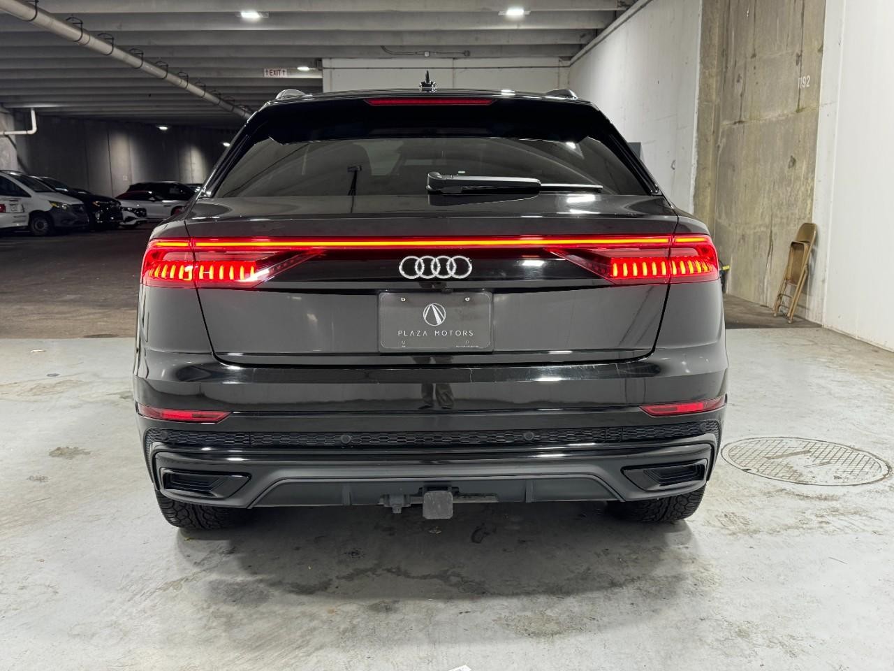 Audi Q8 Vehicle Full-screen Gallery Image 9