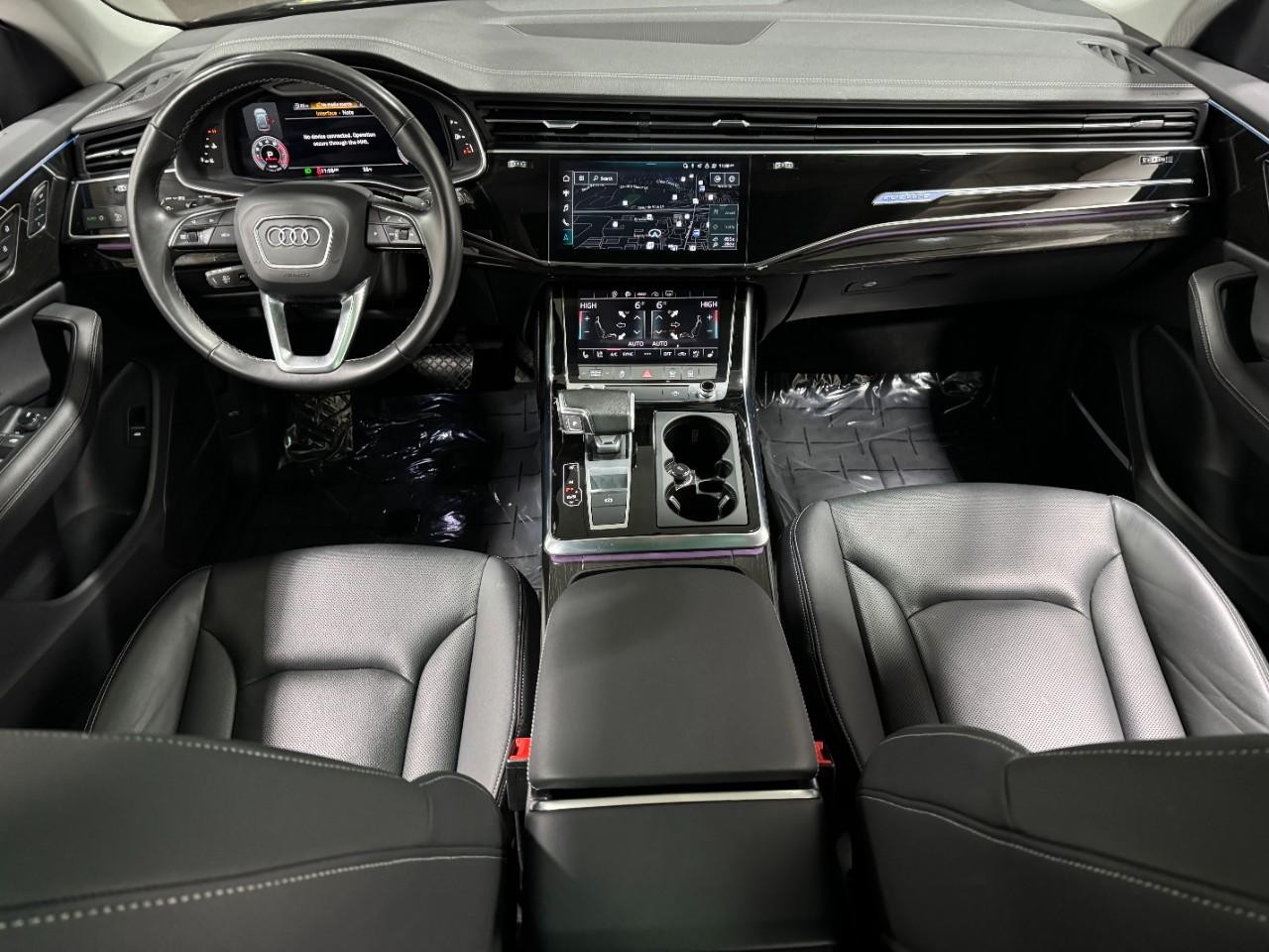 Audi Q8 Vehicle Full-screen Gallery Image 13