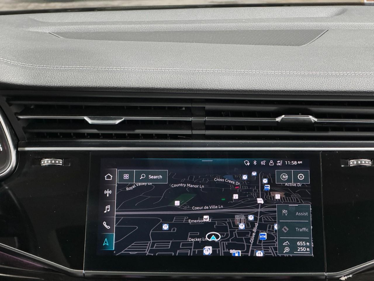 Audi Q8 Vehicle Full-screen Gallery Image 15