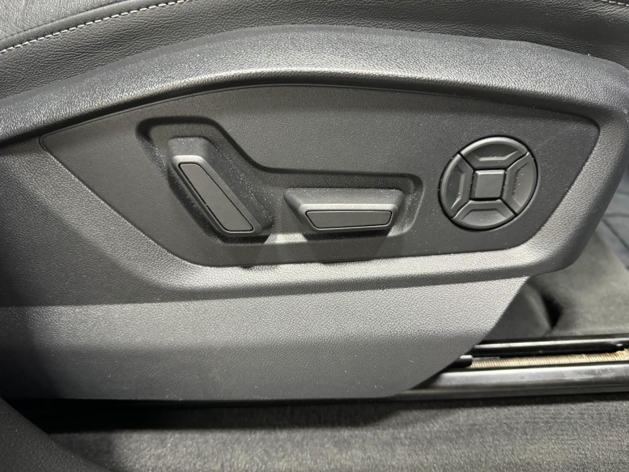 Audi Q8 Vehicle Full-screen Gallery Image 21