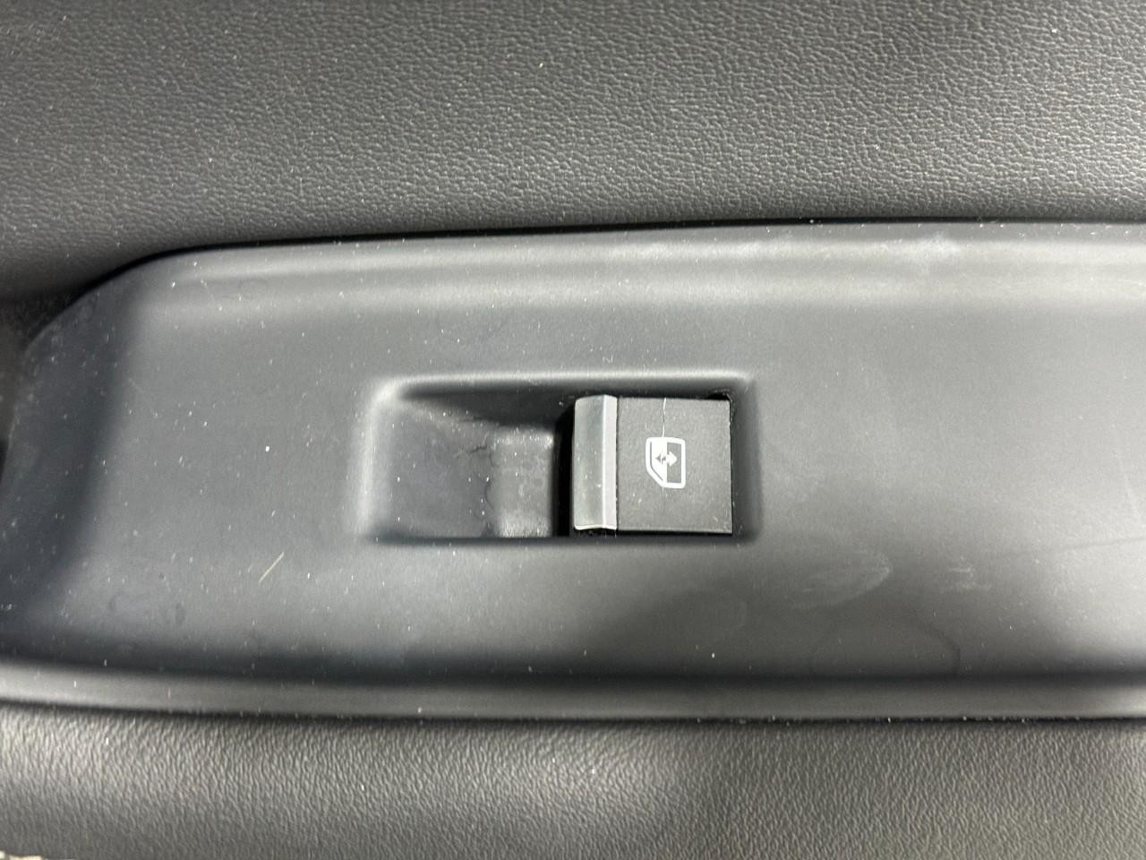 Audi Q8 Vehicle Full-screen Gallery Image 23