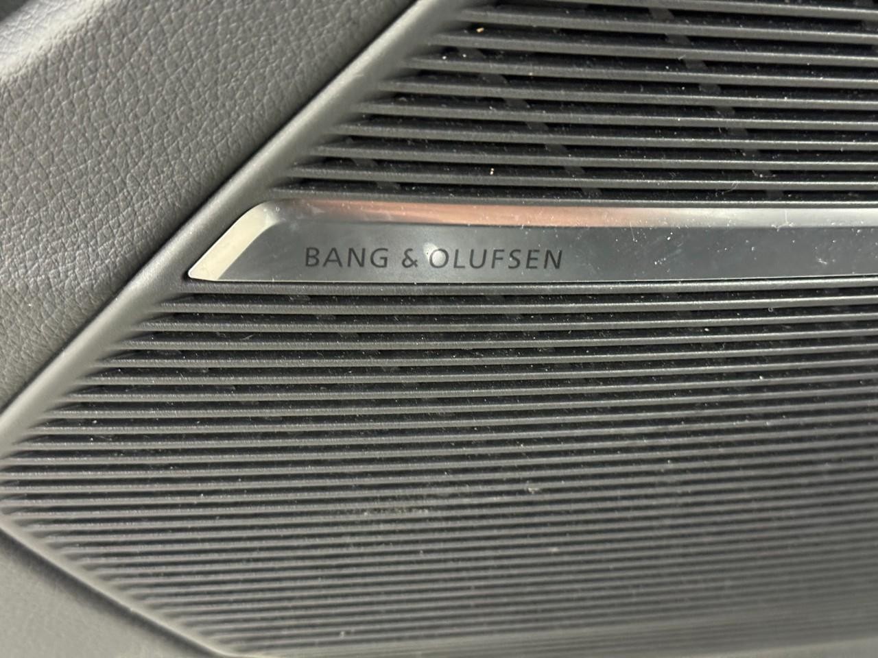 Audi Q8 Vehicle Full-screen Gallery Image 27