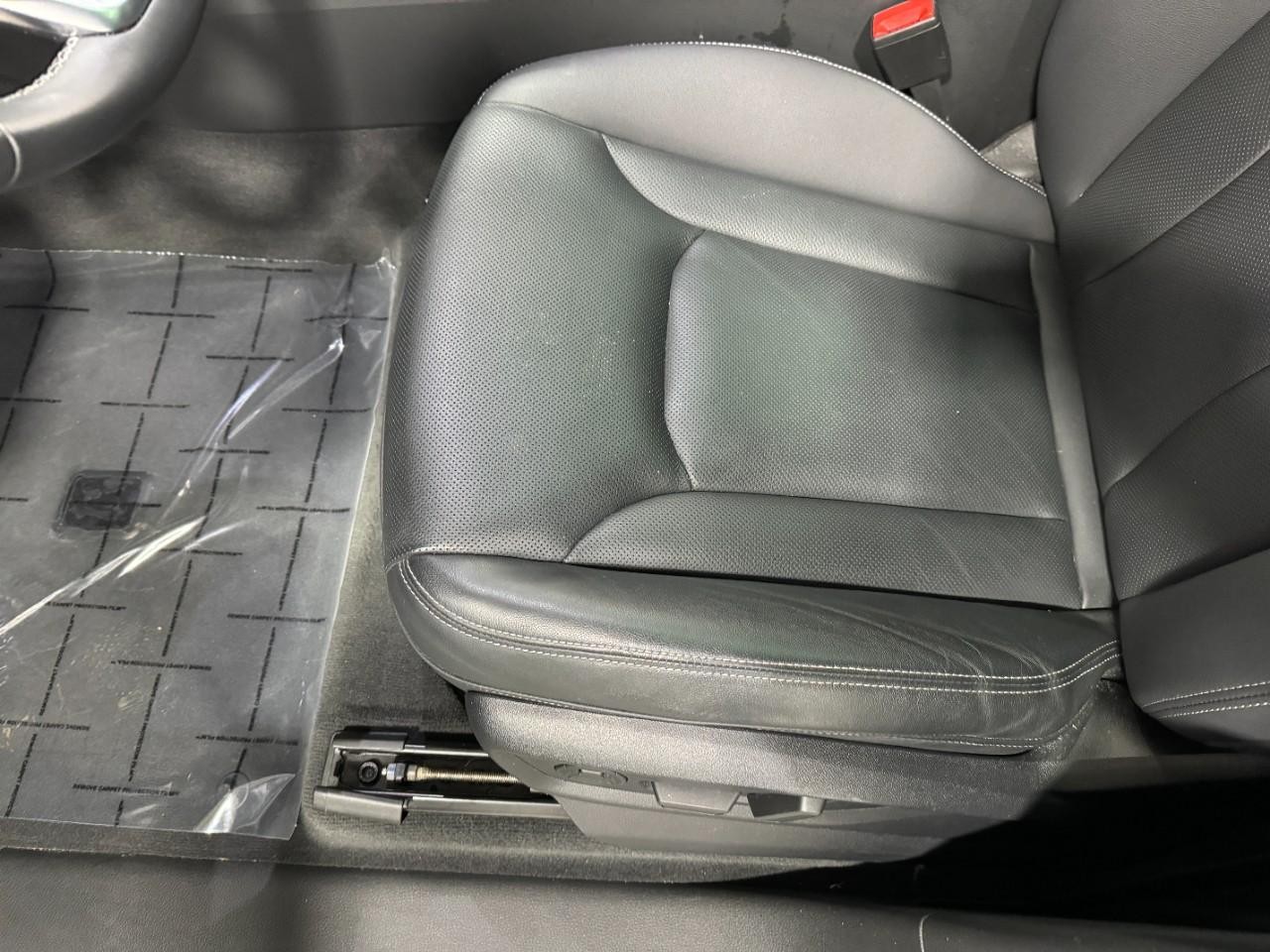 Audi Q8 Vehicle Full-screen Gallery Image 29