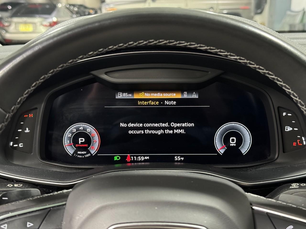 Audi Q8 Vehicle Full-screen Gallery Image 33