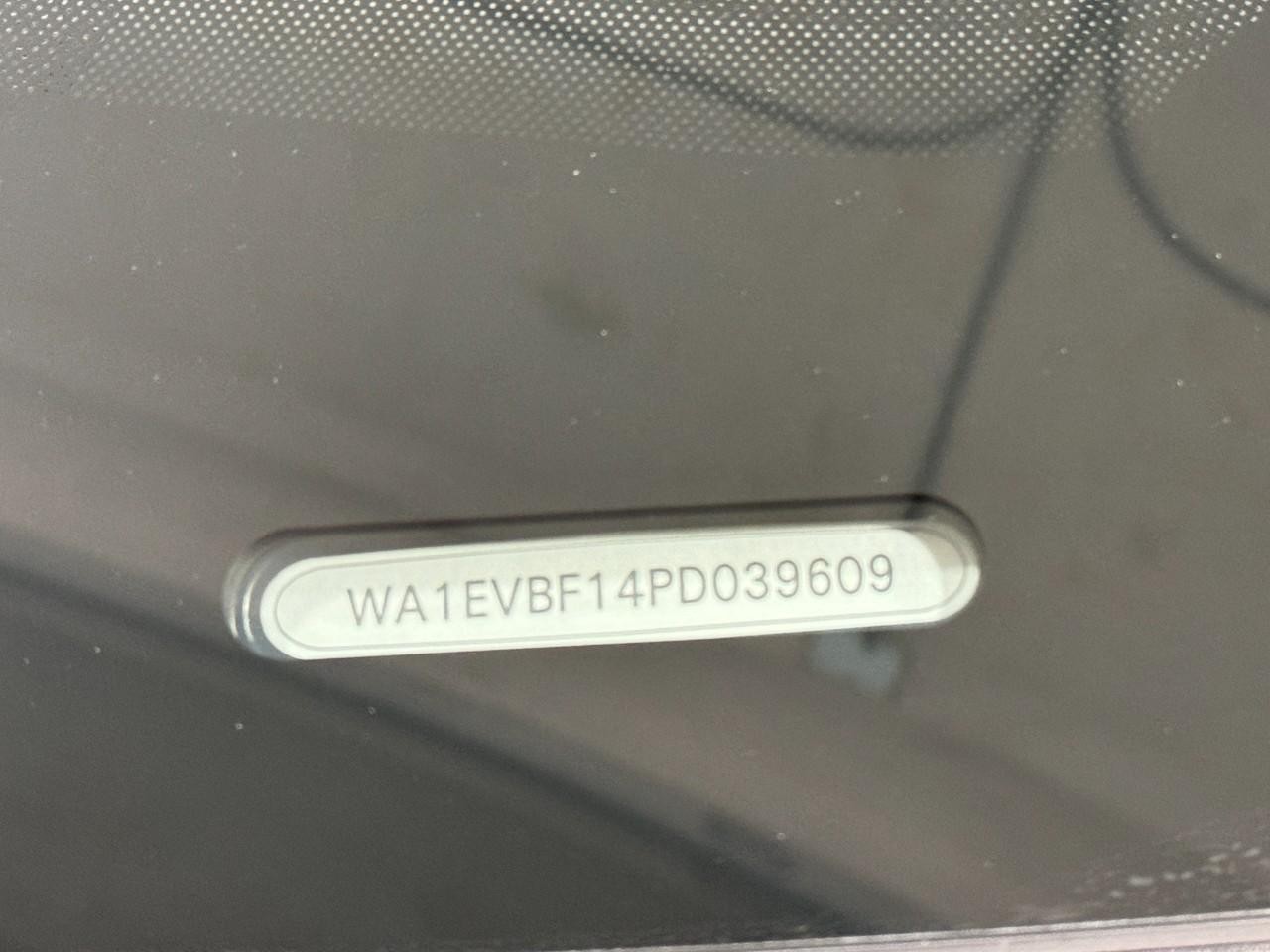 Audi Q8 Vehicle Full-screen Gallery Image 35