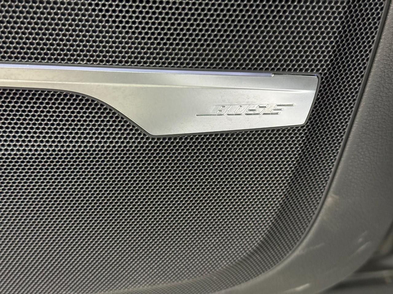 Audi Q7 Vehicle Full-screen Gallery Image 27