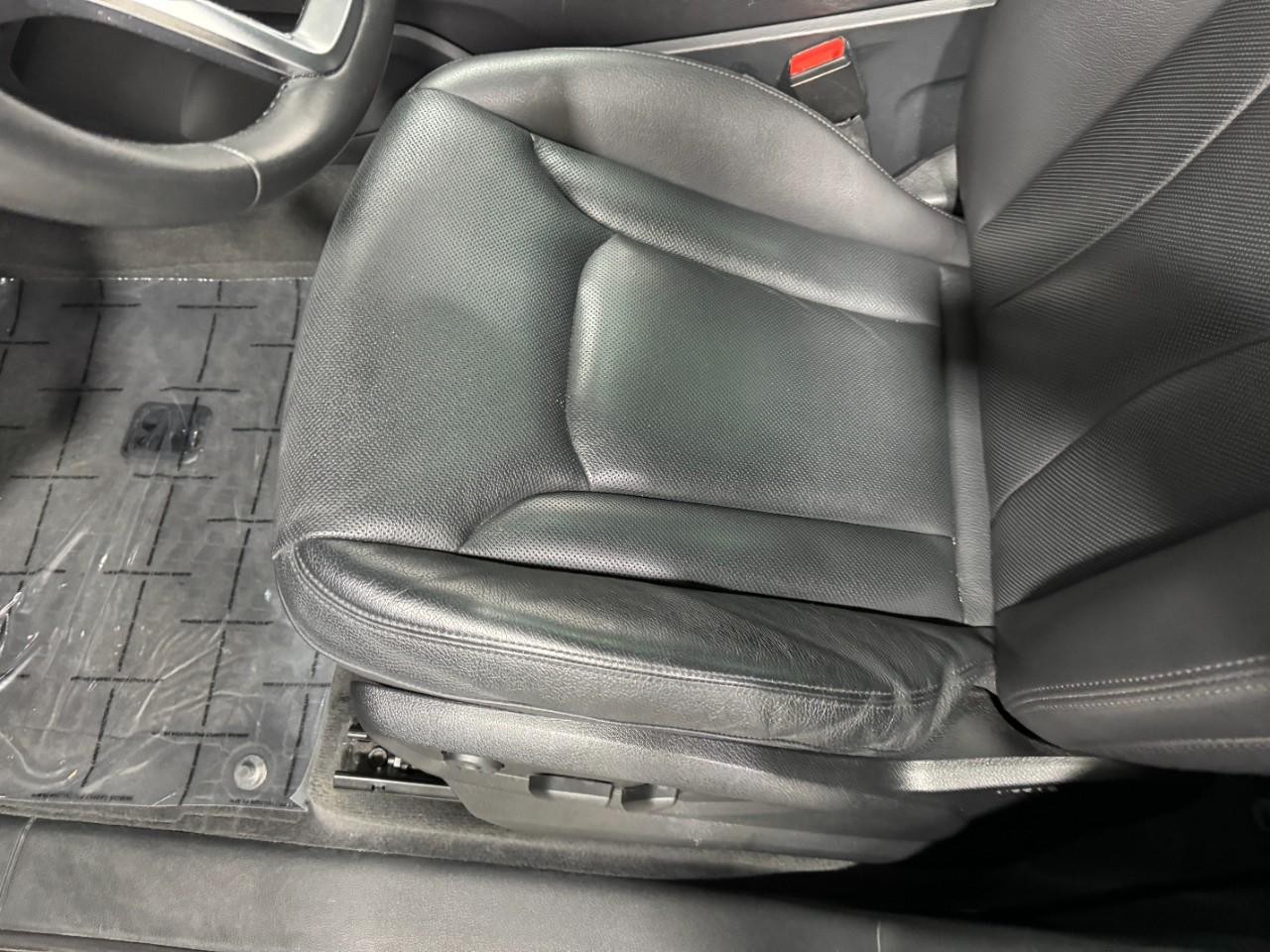 Audi Q7 Vehicle Full-screen Gallery Image 29