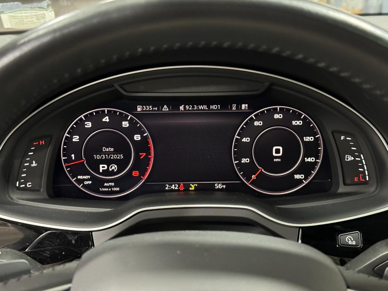 Audi Q7 Vehicle Full-screen Gallery Image 35