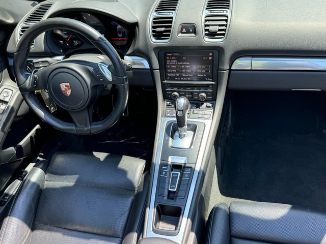 Mazda Protege Vehicle Full-screen Gallery Image 16