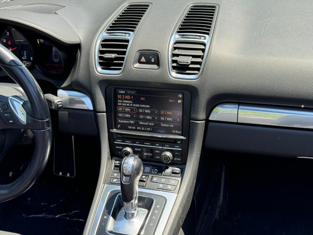 Mazda Protege Vehicle Full-screen Gallery Image 18