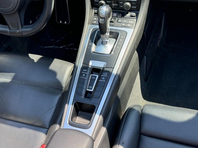 Mazda Protege Vehicle Full-screen Gallery Image 19