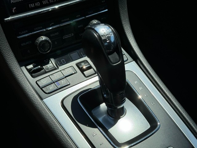 Mazda Protege Vehicle Full-screen Gallery Image 27