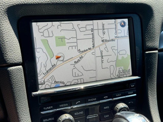 Mazda Protege Vehicle Full-screen Gallery Image 29