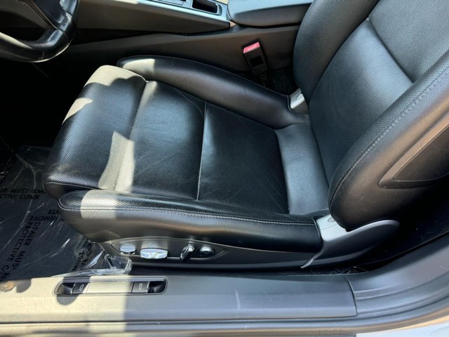 Mazda Protege Vehicle Full-screen Gallery Image 31