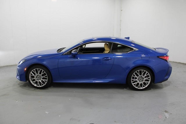 Lexus RC Vehicle Full-screen Gallery Image 02