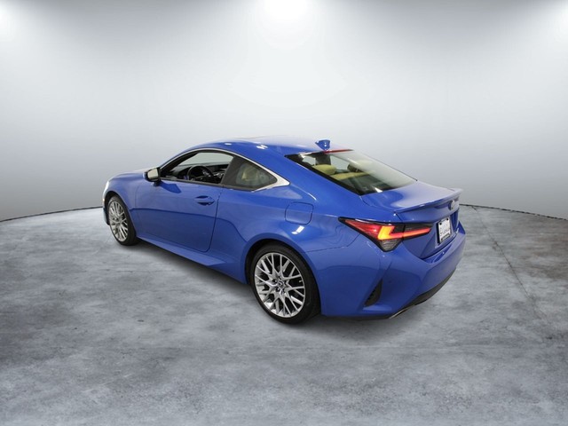 Lexus RC Vehicle Full-screen Gallery Image 03