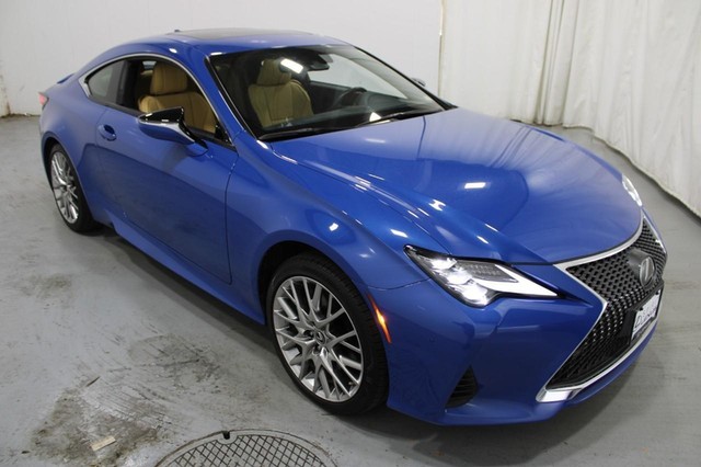 Lexus RC Vehicle Full-screen Gallery Image 06