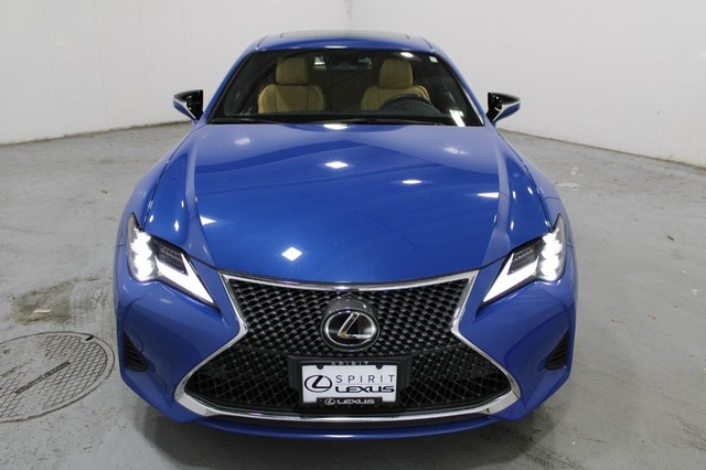 Lexus RC Vehicle Full-screen Gallery Image 07