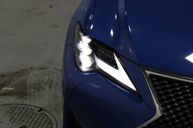 Lexus RC Vehicle Full-screen Gallery Image 08