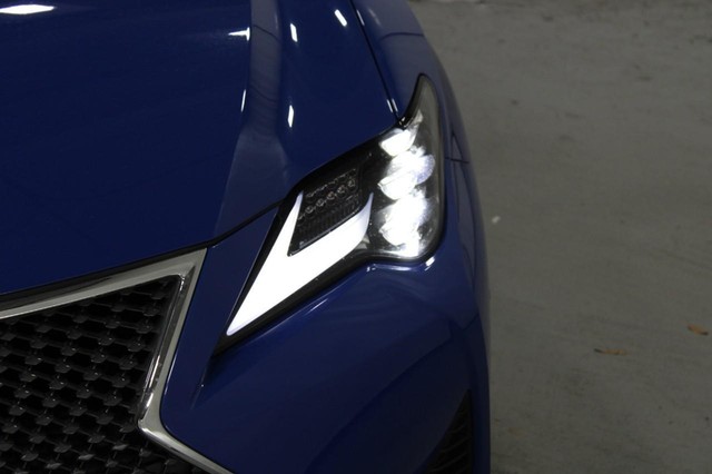 Lexus RC Vehicle Full-screen Gallery Image 09