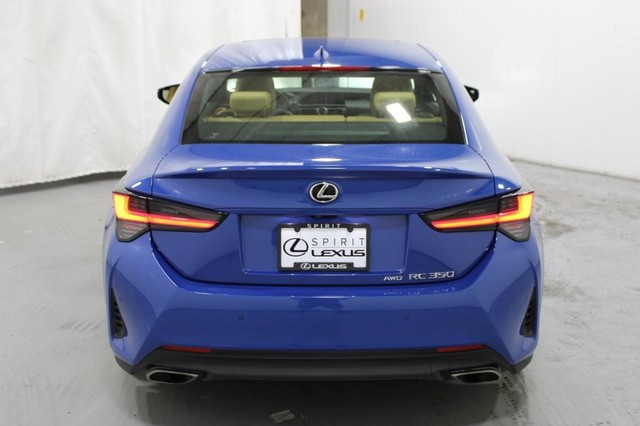 Lexus RC Vehicle Full-screen Gallery Image 10