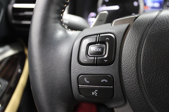 Lexus RC Vehicle Full-screen Gallery Image 17